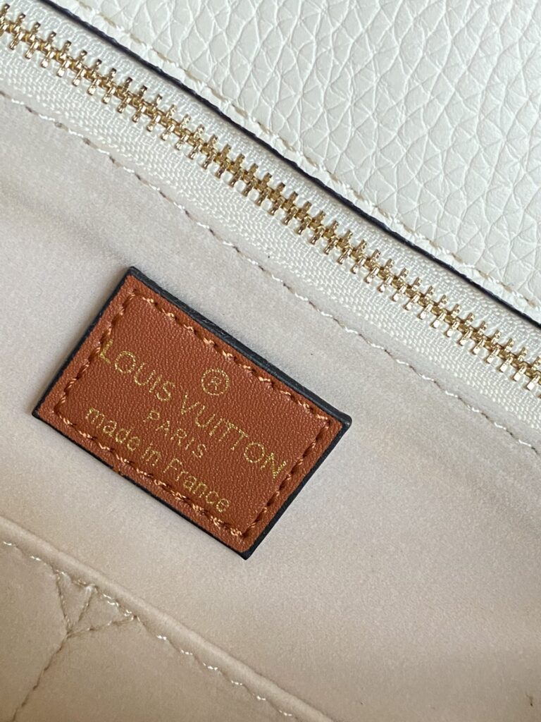 Louis Vuitton Onthego Mm White Bag 35Cm M44558 - Image 8