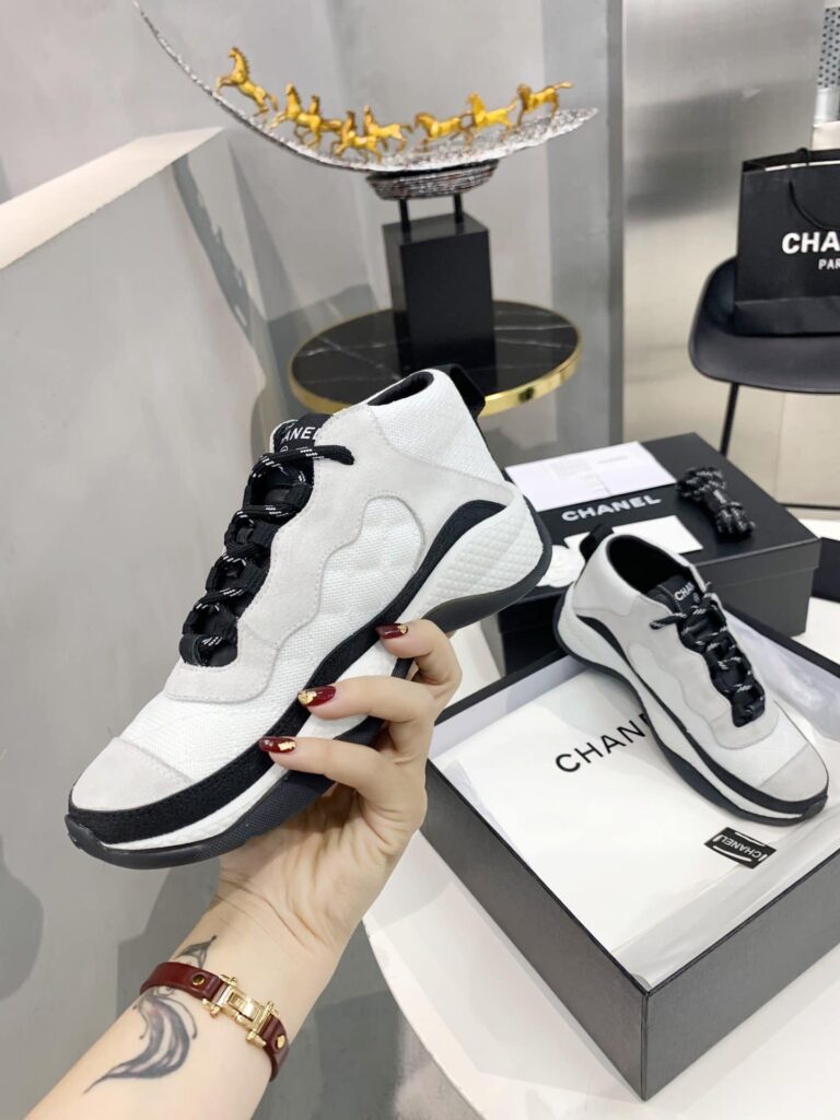 Chanel Plain Logo Sneakers Suede Calfskin White G65776 - Image 6
