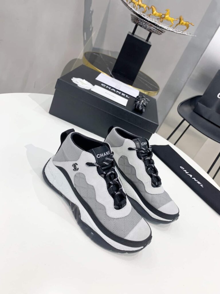 Chanel Low Top Trainer Cc Sneakers White And Gray - Image 8