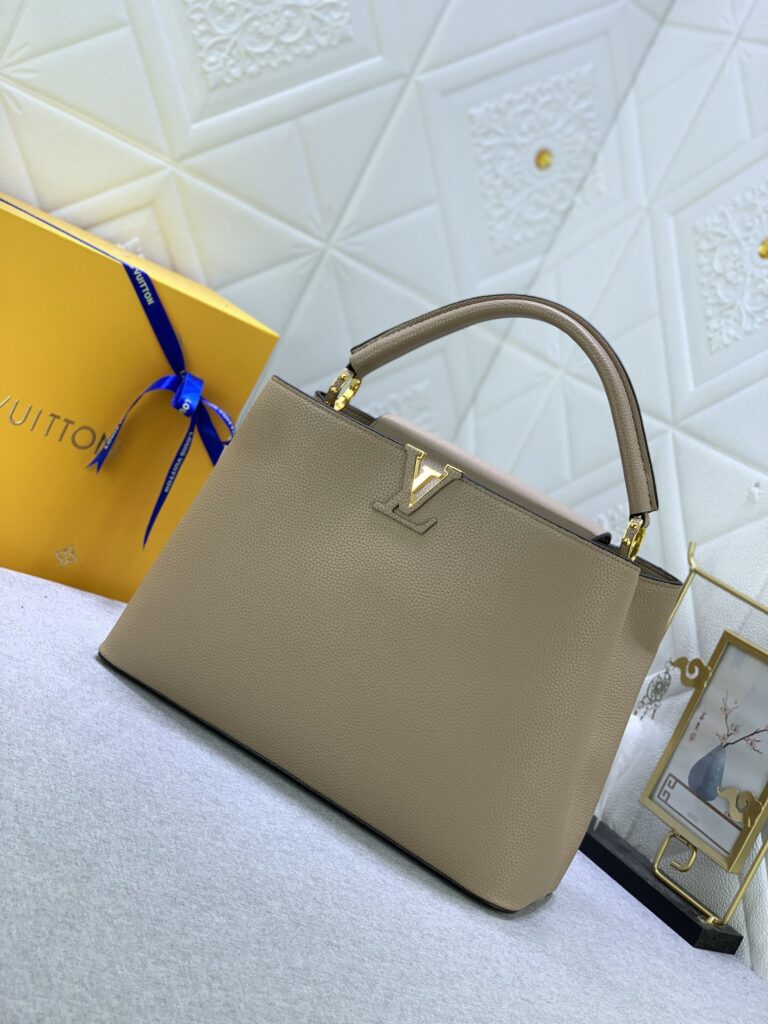 Louis Vuitton Capucines Mm Grey 31Cm M42253 - Image 10