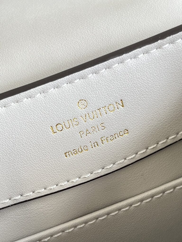 Louis Vuitton Borsa Capucines White N80127 - Image 9