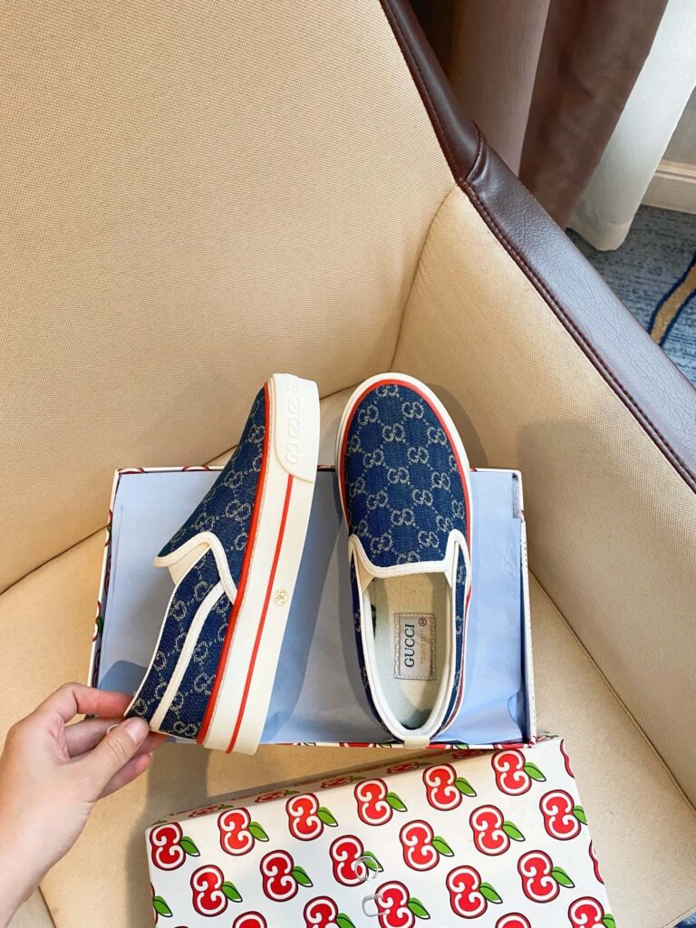 Gucci Women's Tennis 1977 Slip-On Sneaker Dark Blue ?624733 2Kq30 4466 - Image 9