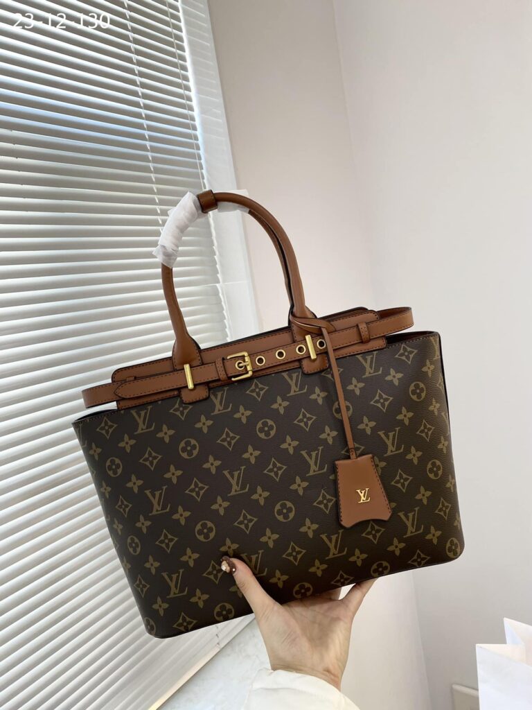 Louis Vuitton Tote Bag With Gold Tone Buckle Monogram Brown 34Cm - Image 2