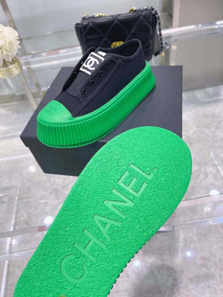 Chanel Cc Cap Toe Sneaker Black And Green - Image 3
