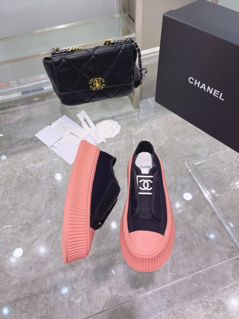 Chanel Cc Cap Toe Sneaker Black And Pink - Image 6