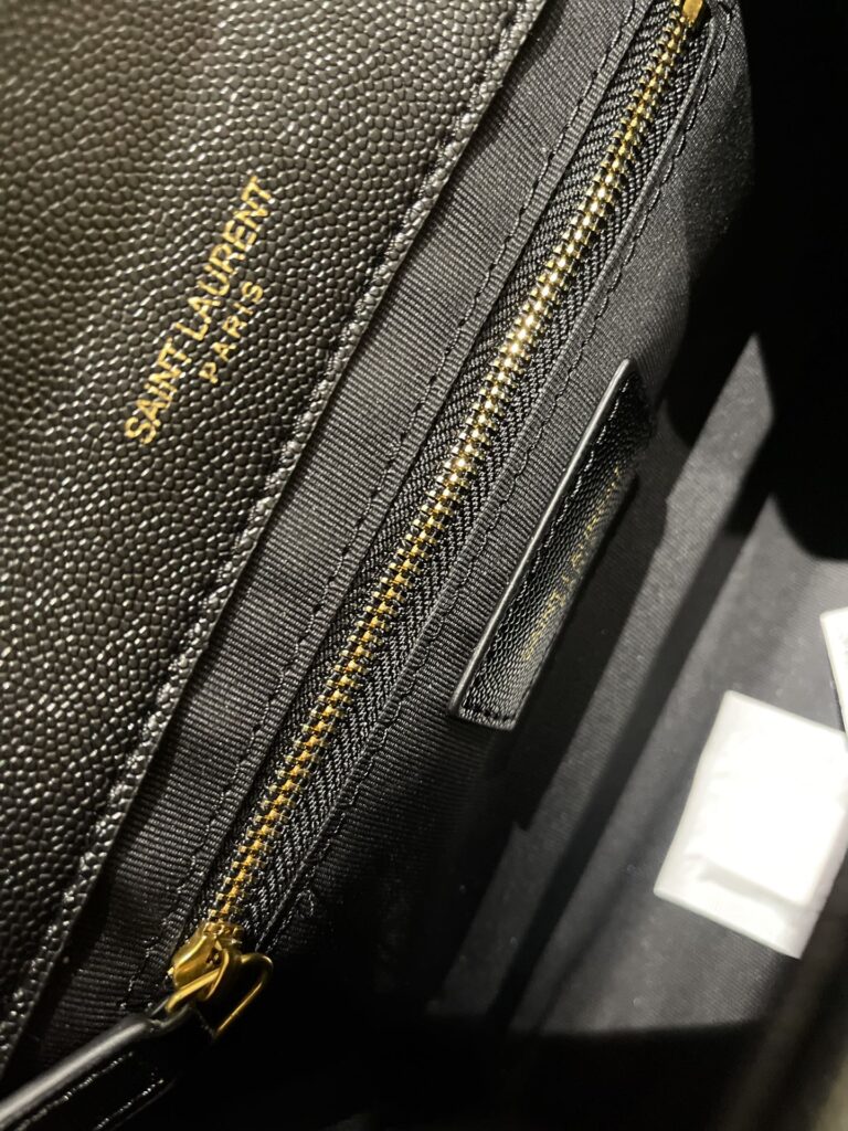 Saint Laurent Cassandre Matelassé Envelope Chain Wallet In Grain De Poudre Embossed Leather 695108Bow011000 - Image 7