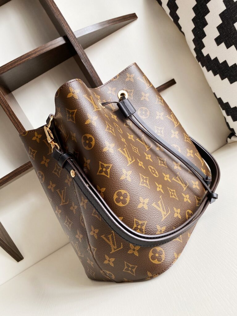 Louis Vuitton Néonoé Mm Black M44020 - Image 6