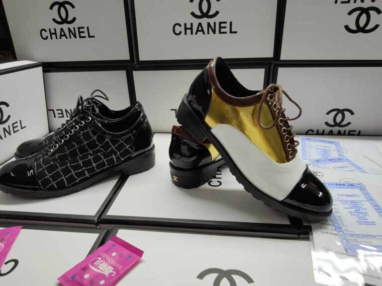 Chanel Uniform Cc Logo Oxford Derby Cap Toe Black Leather Shoes - Image 3