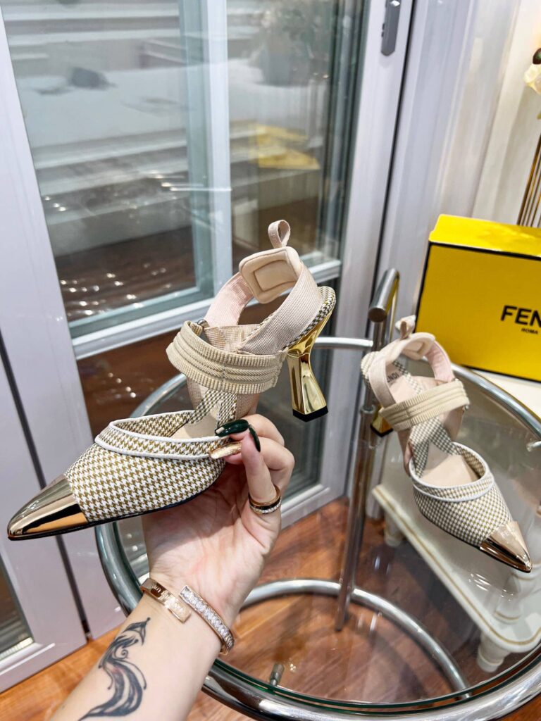 Fendi Colibri 85Mm Beaded Slingback Pumps Gold White - Image 3