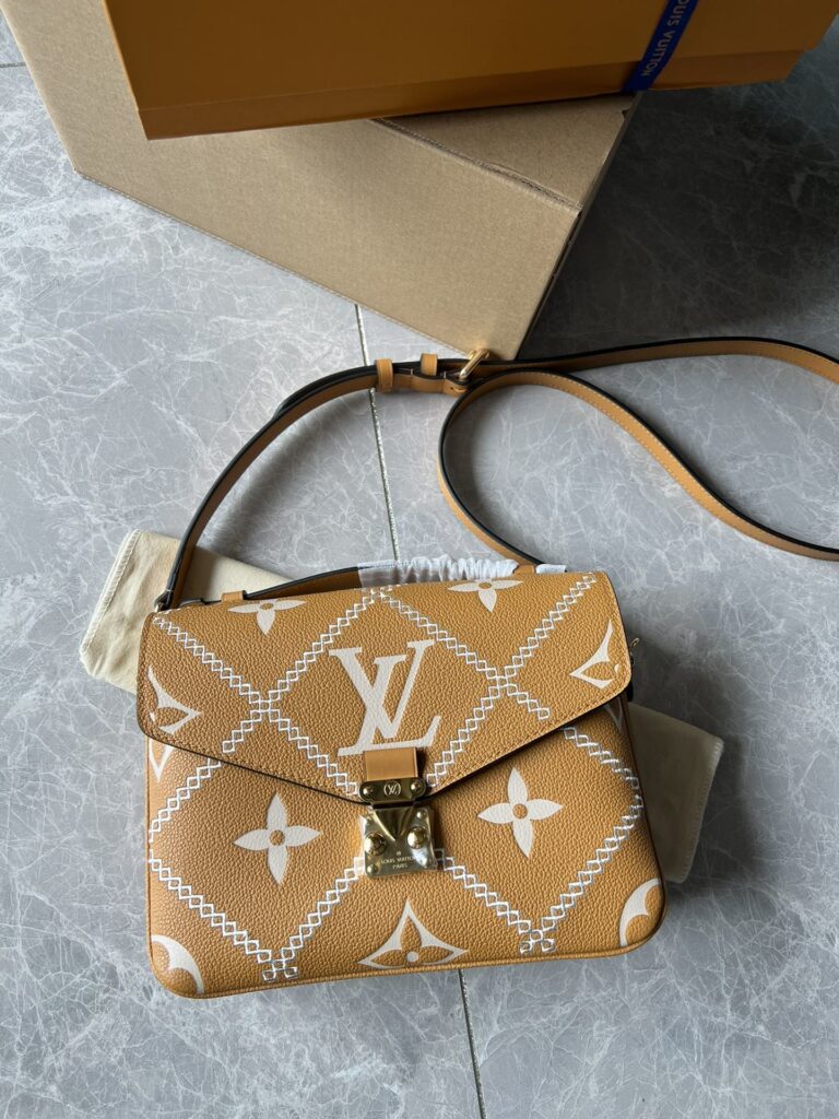 Louis Vuitton Pochette Métis 25Cm Brown M46018 - Image 2