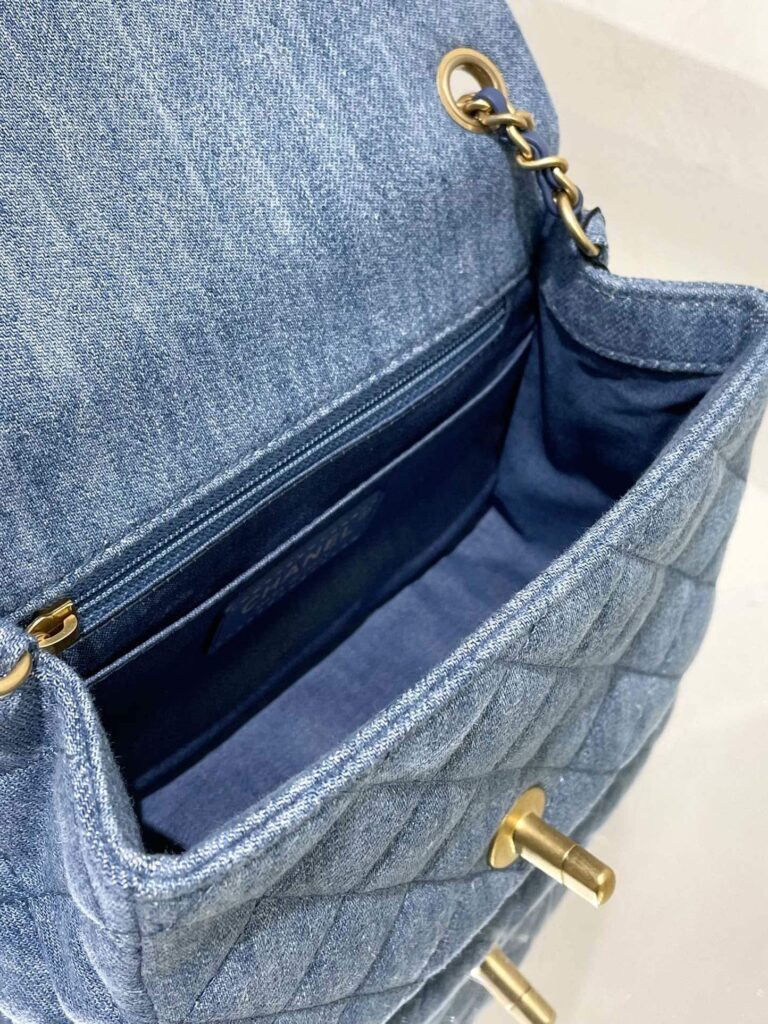 Chanel Mini Denim Rectangular Crush Ghw 17Cm - Image 7