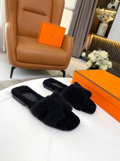 Hermes Shearling Oran Black Slipper Sandals - Image 5
