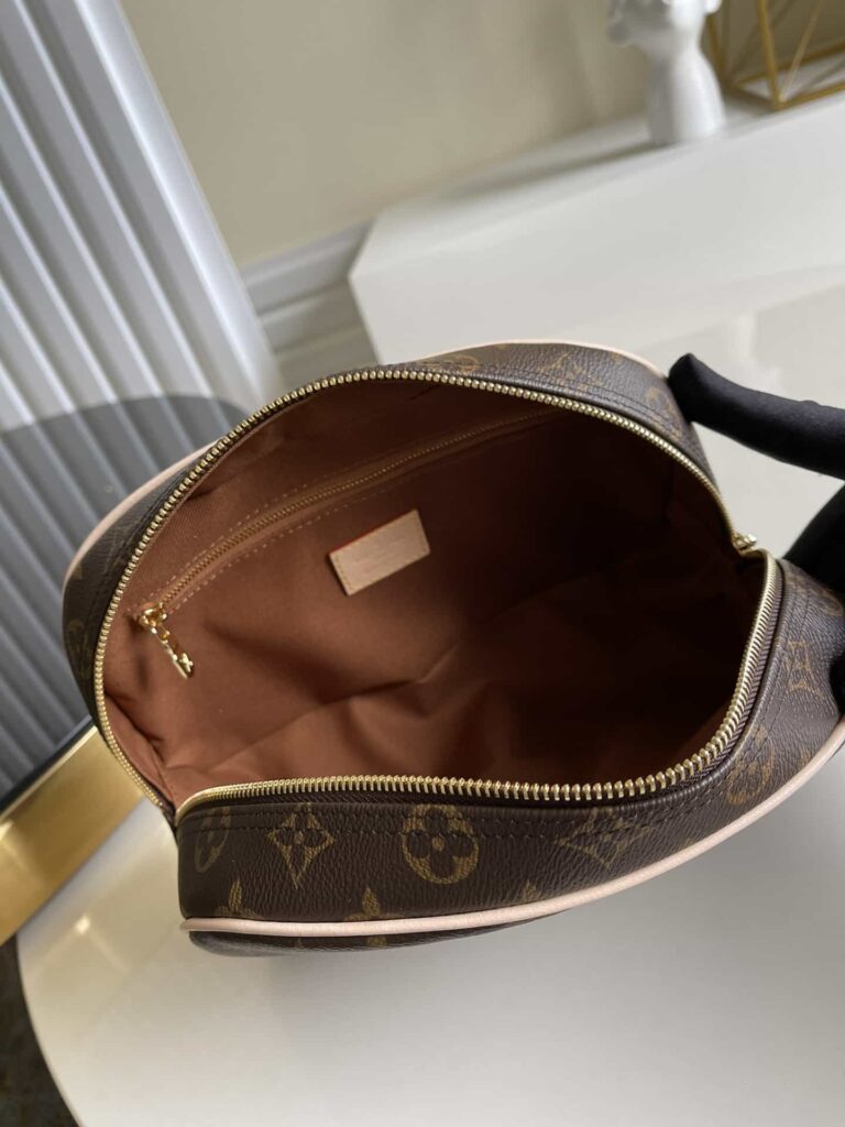 Louis Vuitton Monogram Toiletry Bag 25 M47527 - Image 3