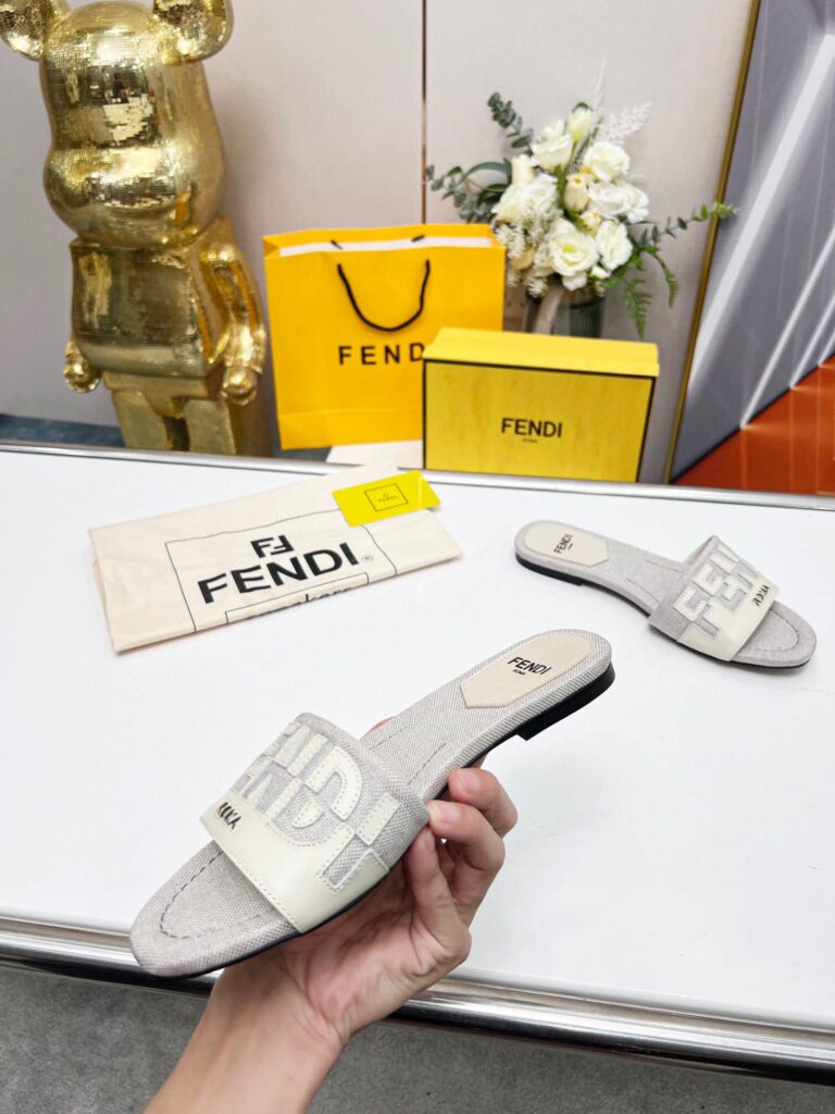 Fendi Signature Canvas Leather Slides White 8R8337Ajzuf1Hhl - Image 3