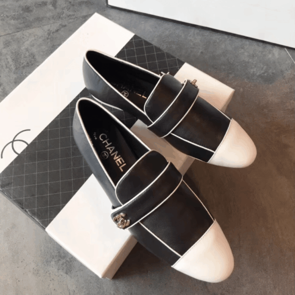 Chanel Leather Cc Cap Toe Slip On Loafers Black - Image 3