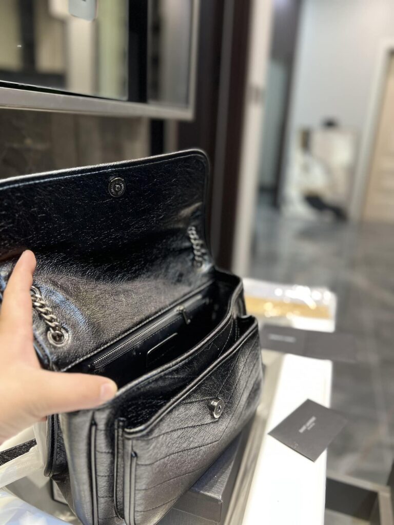 Saint Laurent Niki Baby Chain Bag In Black Lambskin 6331601El071000 - Image 3