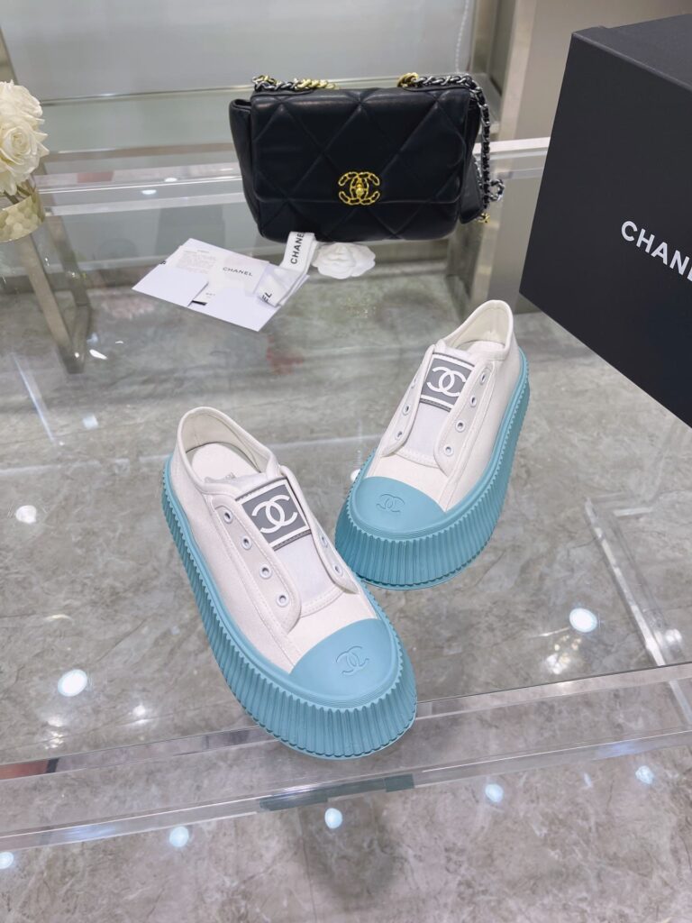 Chanel Cc Cap Toe Sneaker White And Blue - Image 3