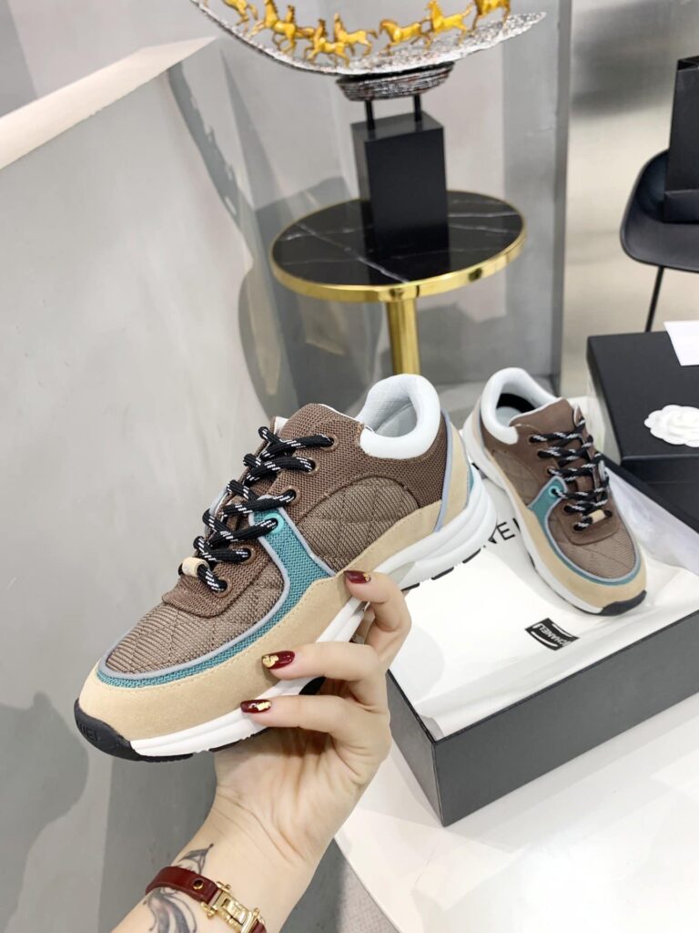 Chanel Cc Logo Low Top Trainer Sneakers Brown And White G38301 Y55434 K3161 - Image 4