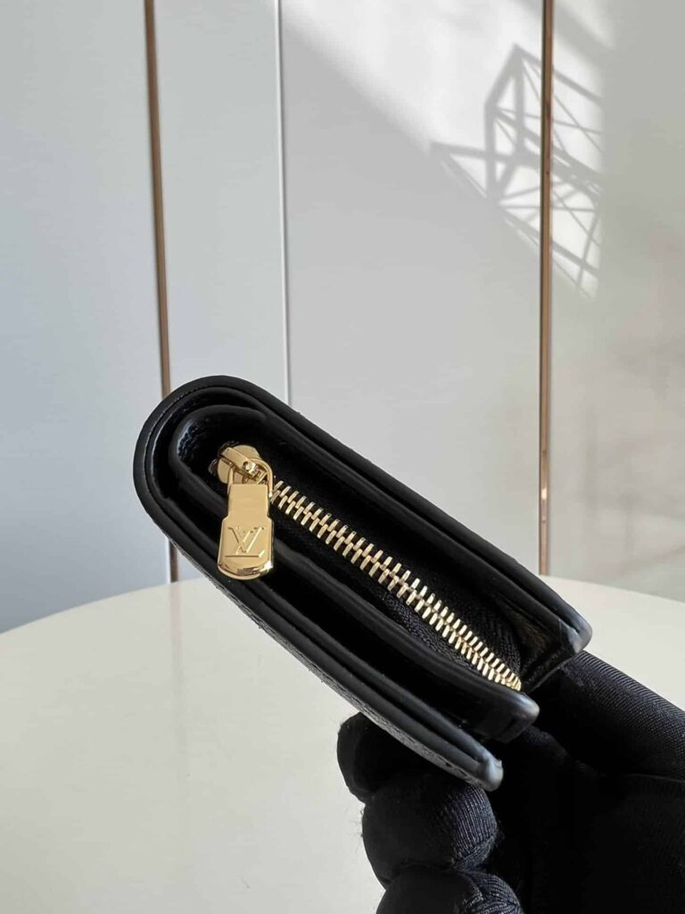 Louis Vuitton Cléa Wallet Black M81139 - Image 5