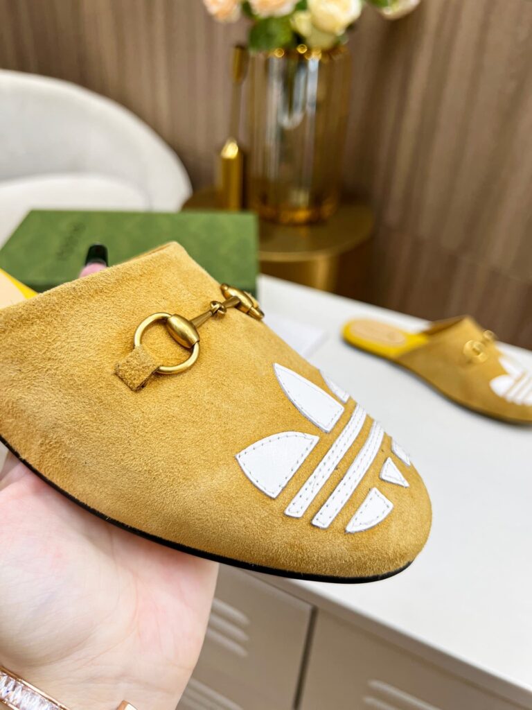 Gucci X Adidas Women'S Trefoil Slipper Suede Yellow 702211De8X07660 - Image 2