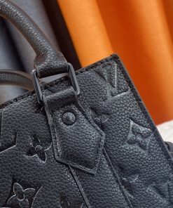 Louis Vuitton Sac Plat Mini Black Leather 22Cm M46453