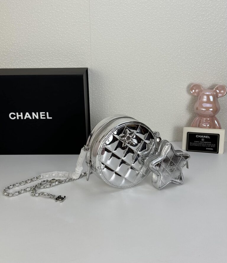 Chanel Round With Charm And Star Coin Purse Metallic Silver 15Cm - Image 2
