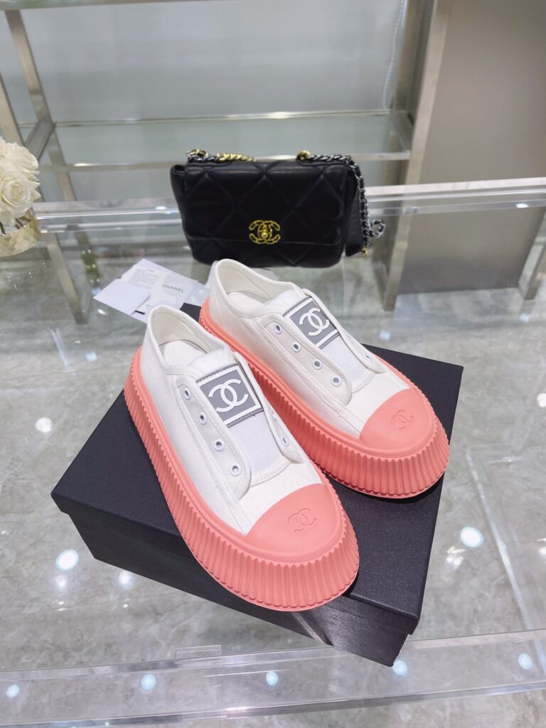 Chanel Cc Cap Toe Sneaker White And Pink - Image 4