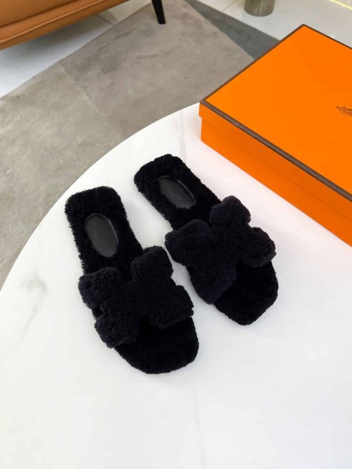 Hermes Shearling Oran Black Slipper Sandals - Image 3
