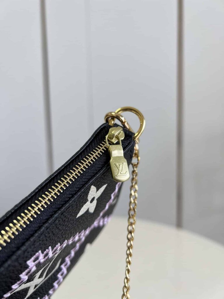 Louis Vuitton Mini Pochette Accessoires Pink M81140 - Image 6