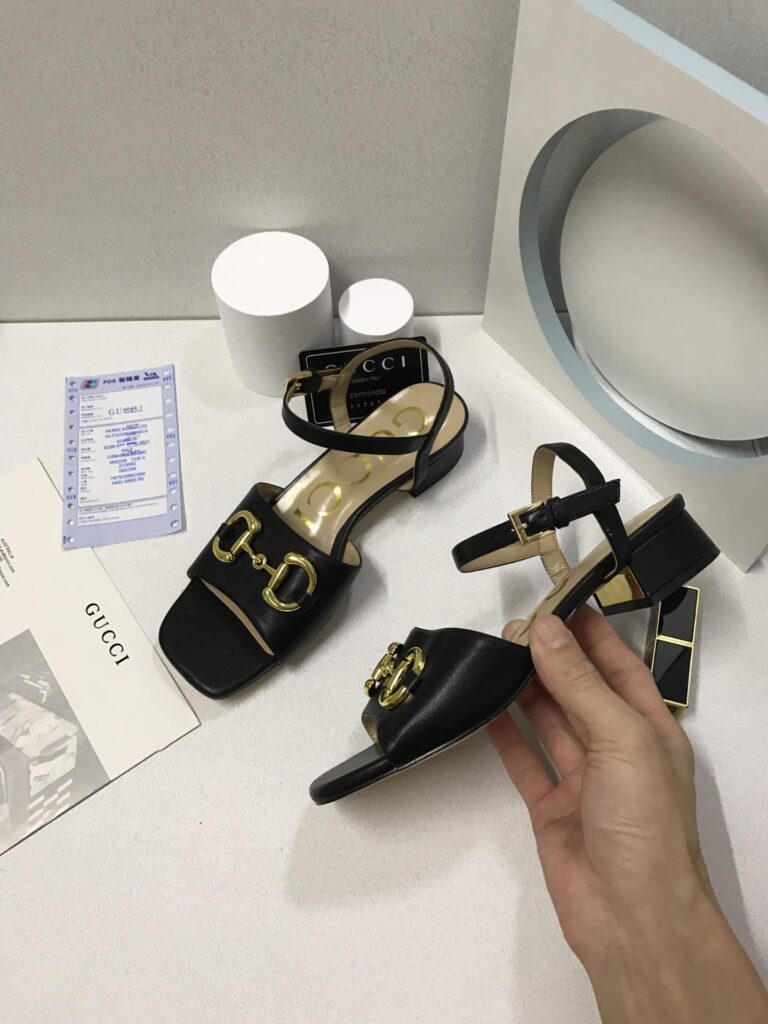 Gucci Women's Sandal With Horsebit Black 655413 Bko00 1000 - Image 2