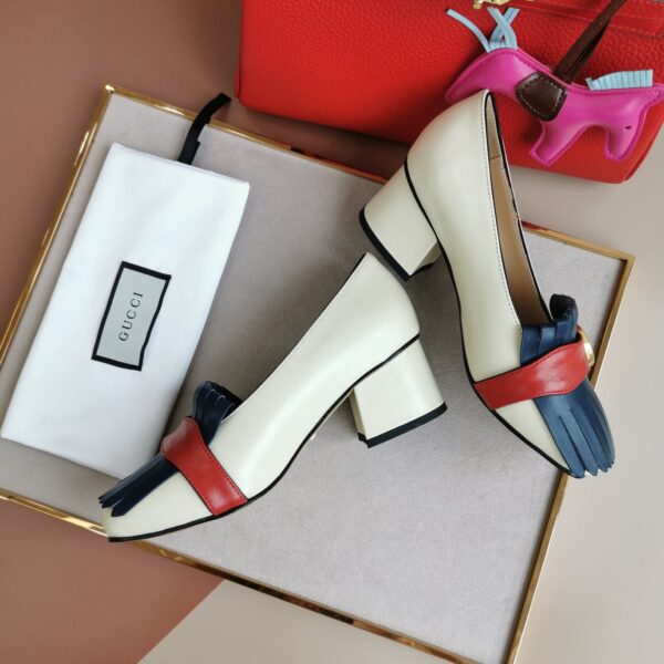 Gucci Wmns White And Blue Leather Mid-Heel Pump - Image 5