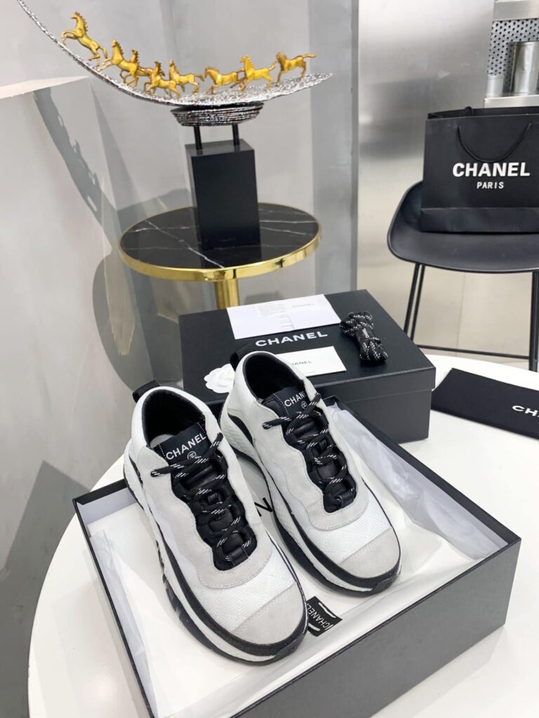Chanel Plain Logo Sneakers Suede Calfskin White G65776 - Image 7