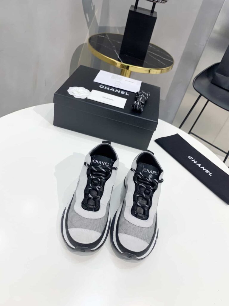 Chanel Low Top Trainer Cc Sneakers White And Gray - Image 2