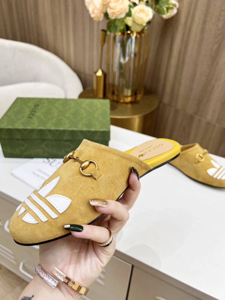 Gucci X Adidas Women'S Trefoil Slipper Suede Yellow 702211De8X07660 - Image 4