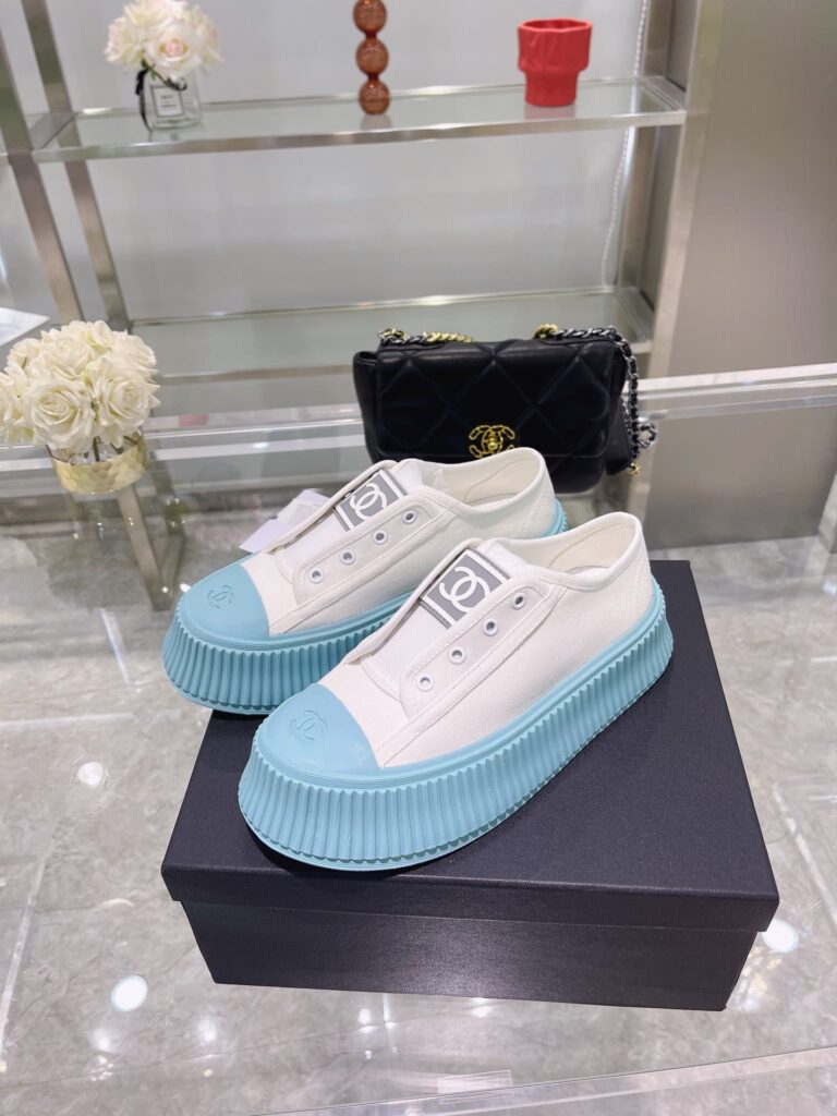 Chanel Cc Cap Toe Sneaker White And Blue - Image 7
