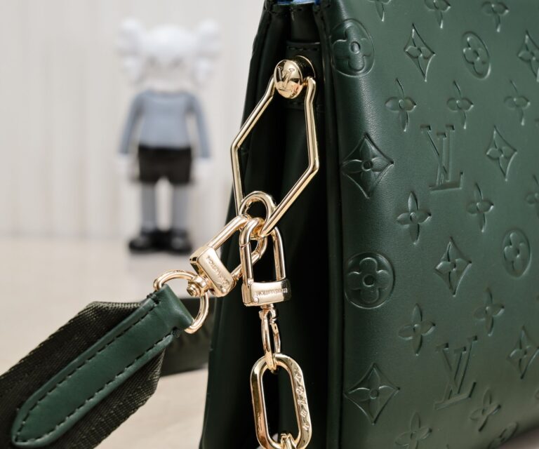 Louis Vuitton Bolso Coussin Pm Green 26Cm - Image 4