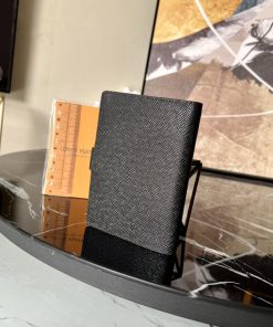 Louis Vuitton Medium Wallet 14Cm Black