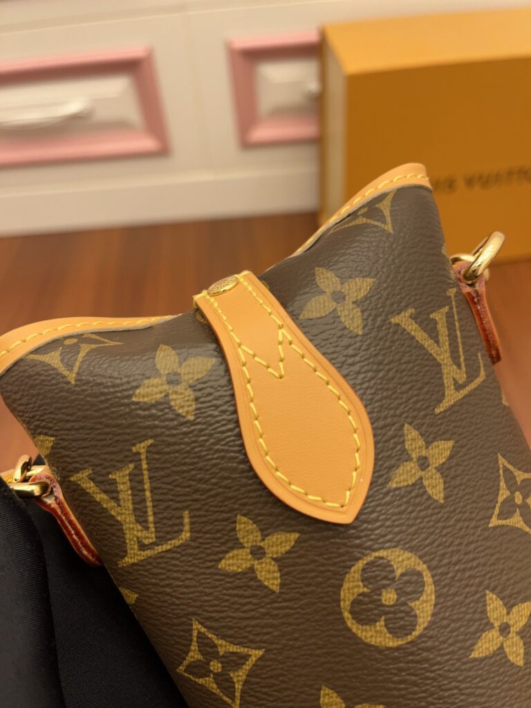 Louis Vuitton Fold Me Pouch M80874 - Image 3