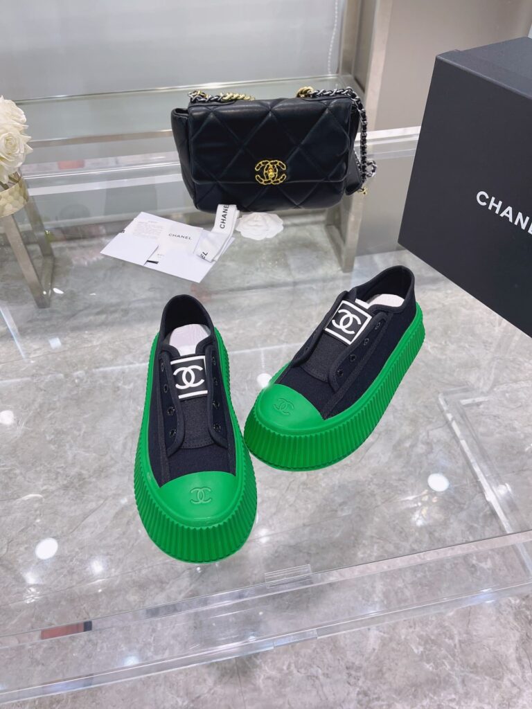 Chanel Cc Cap Toe Sneaker Black And Green - Image 2