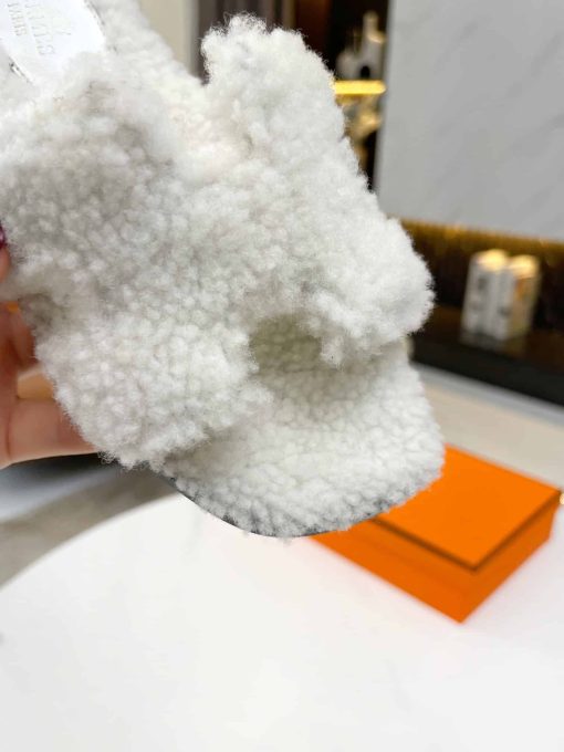 Hermes Shearling Oran White Slipper Sandals - Image 3