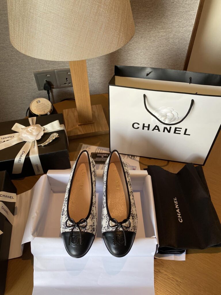 Chanel Plain Toe Rubber Sole Casual Style Tweed White - Image 2