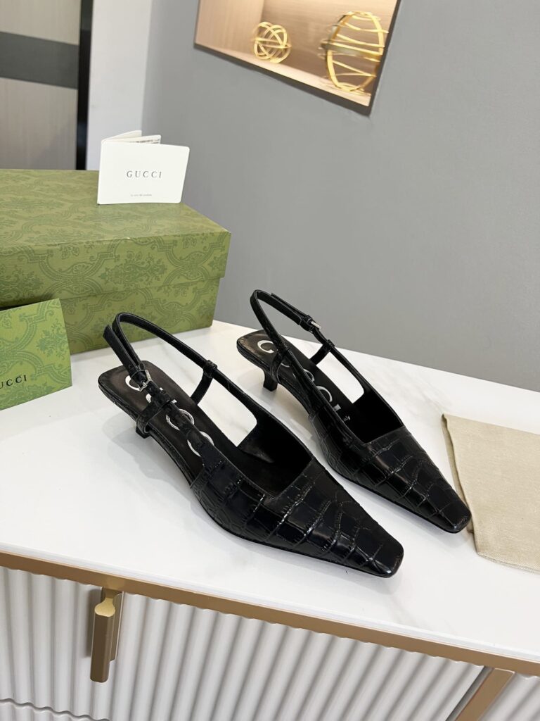 Gucci Women's Crocodile Print Pump Black 674666 Ukq00 1000 - Image 9