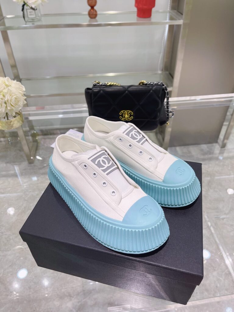 Chanel Cc Cap Toe Sneaker White And Blue - Image 9