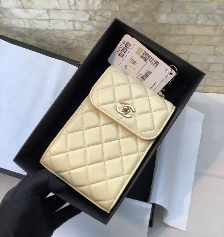 Chanel Shoulder Yellow Bag Ap1448L - Image 6