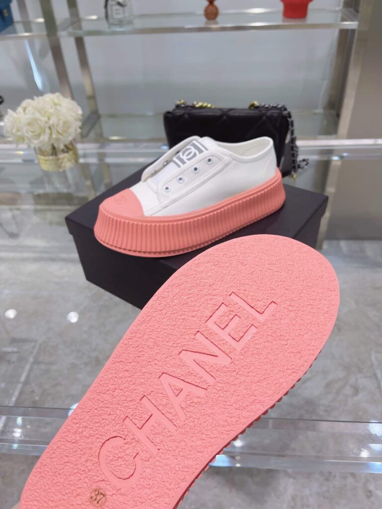 Chanel Cc Cap Toe Sneaker White And Pink - Image 3