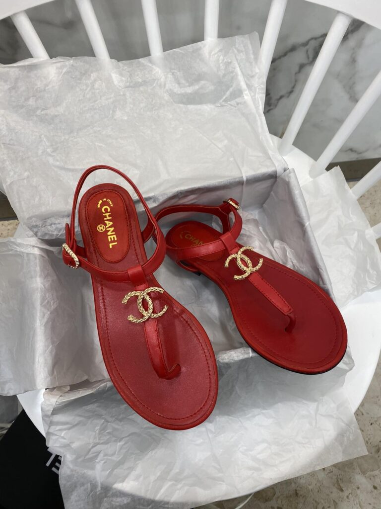 Chanel Gold Cc Logo Thong Sandals Wine Red - Image 2