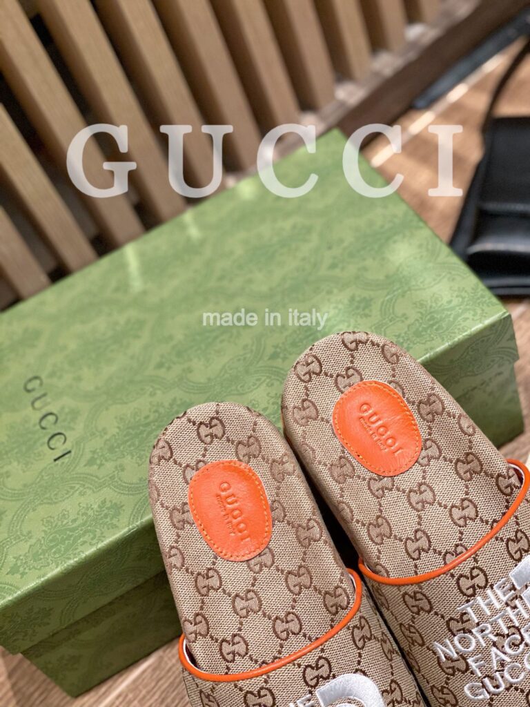 Gucci X The North Face Women'S Slides Beige And Orange  6799472Hkm09770 - Image 4