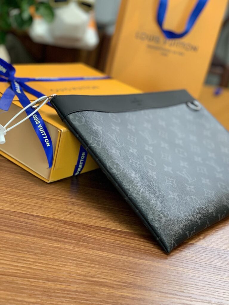 Louis Vuitton Discovery Pochette Monogram Eclipse Clutch M62291 - Image 6