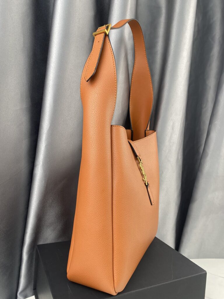 Saint Laurent 5 À 7 Soft Small Hobo Bag In Smooth Leather Beige - Image 8