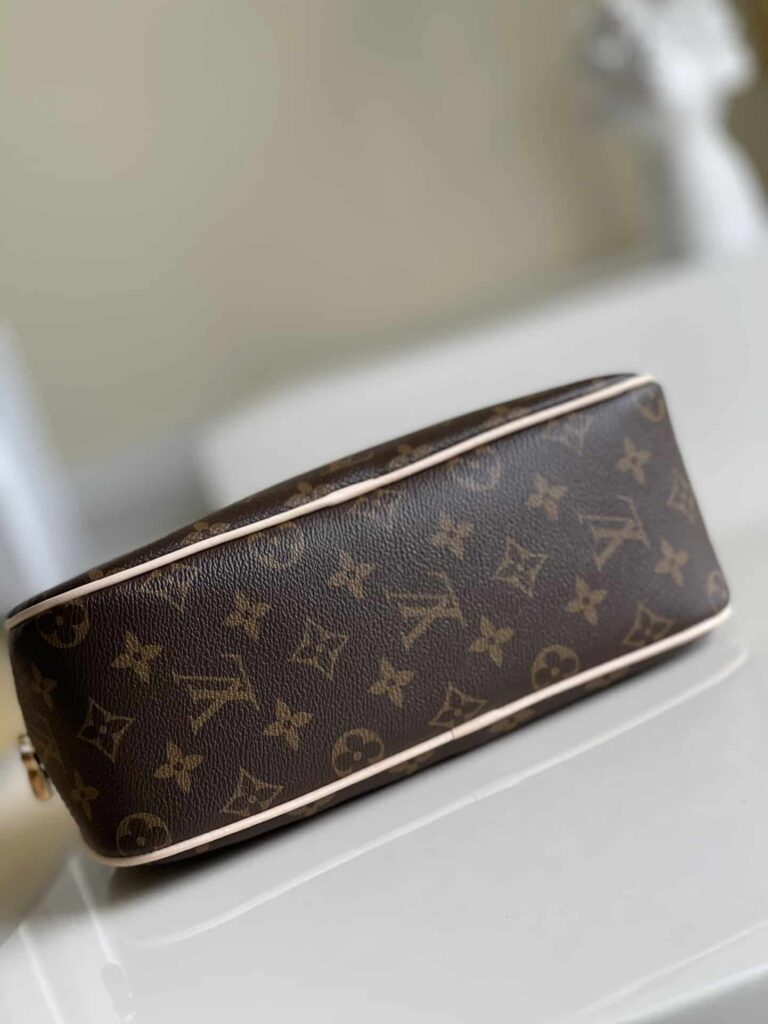 Louis Vuitton Monogram Toiletry Bag 25 M47527 - Image 5